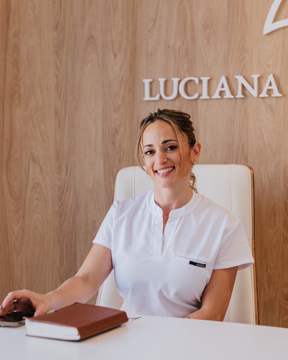 Od. Luciana Bernachea en su consultorio de Corrientes
